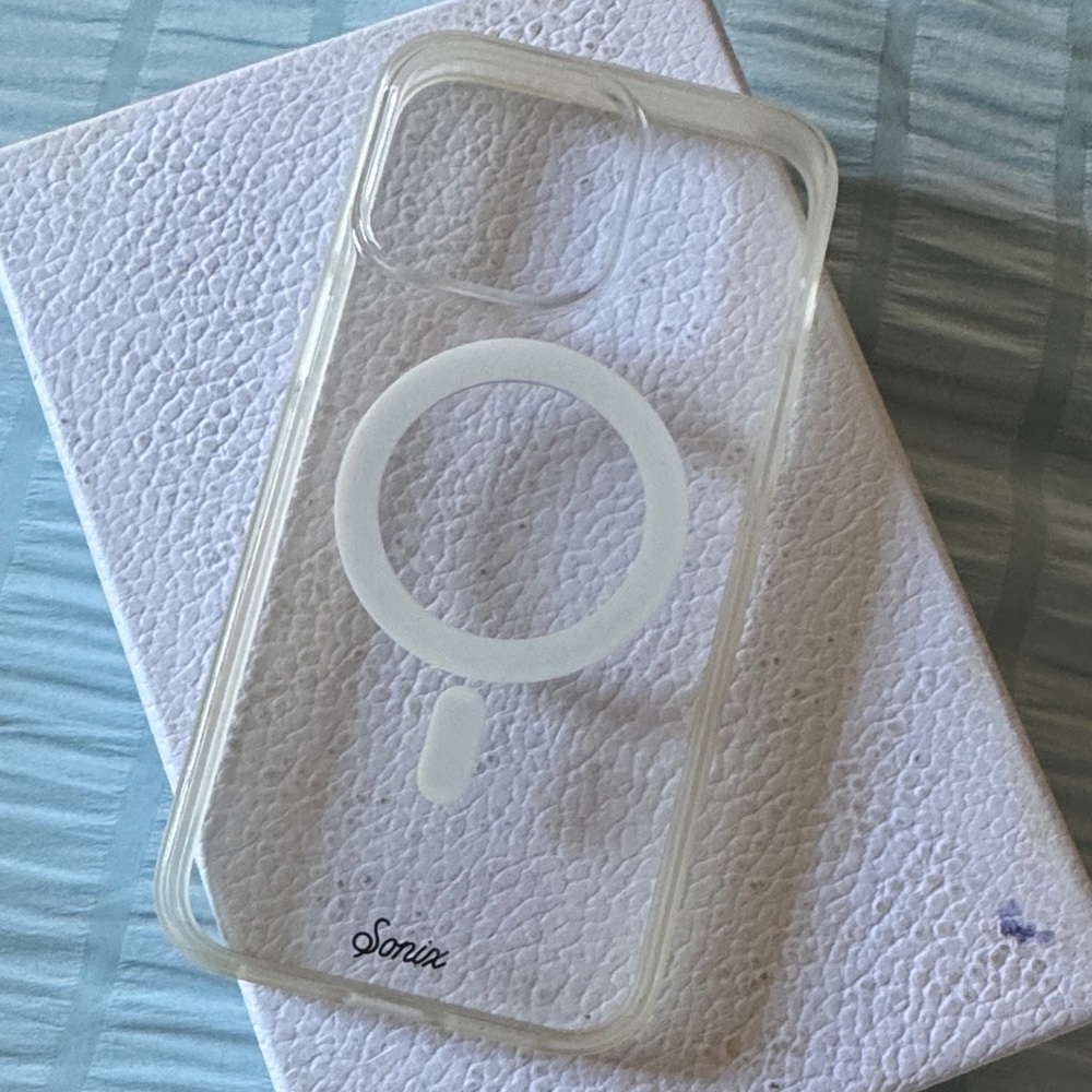 Sonix Transparent Phone Case with MagSafe